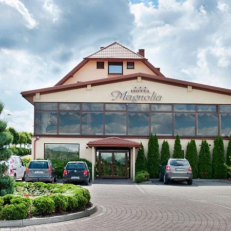 Hotel Magnolia Sitkowka-Nowiny Exteriör bild