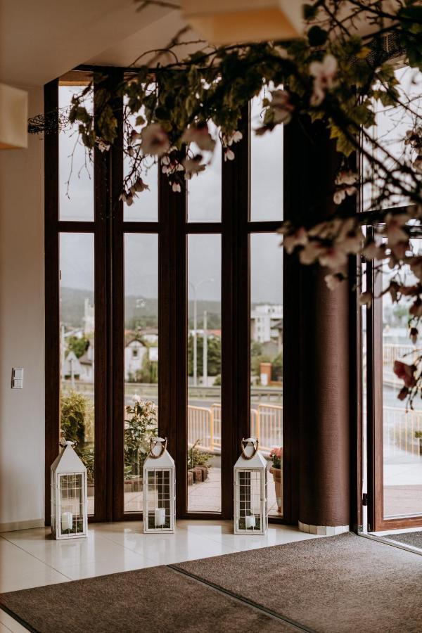 Hotel Magnolia Sitkowka-Nowiny Exteriör bild