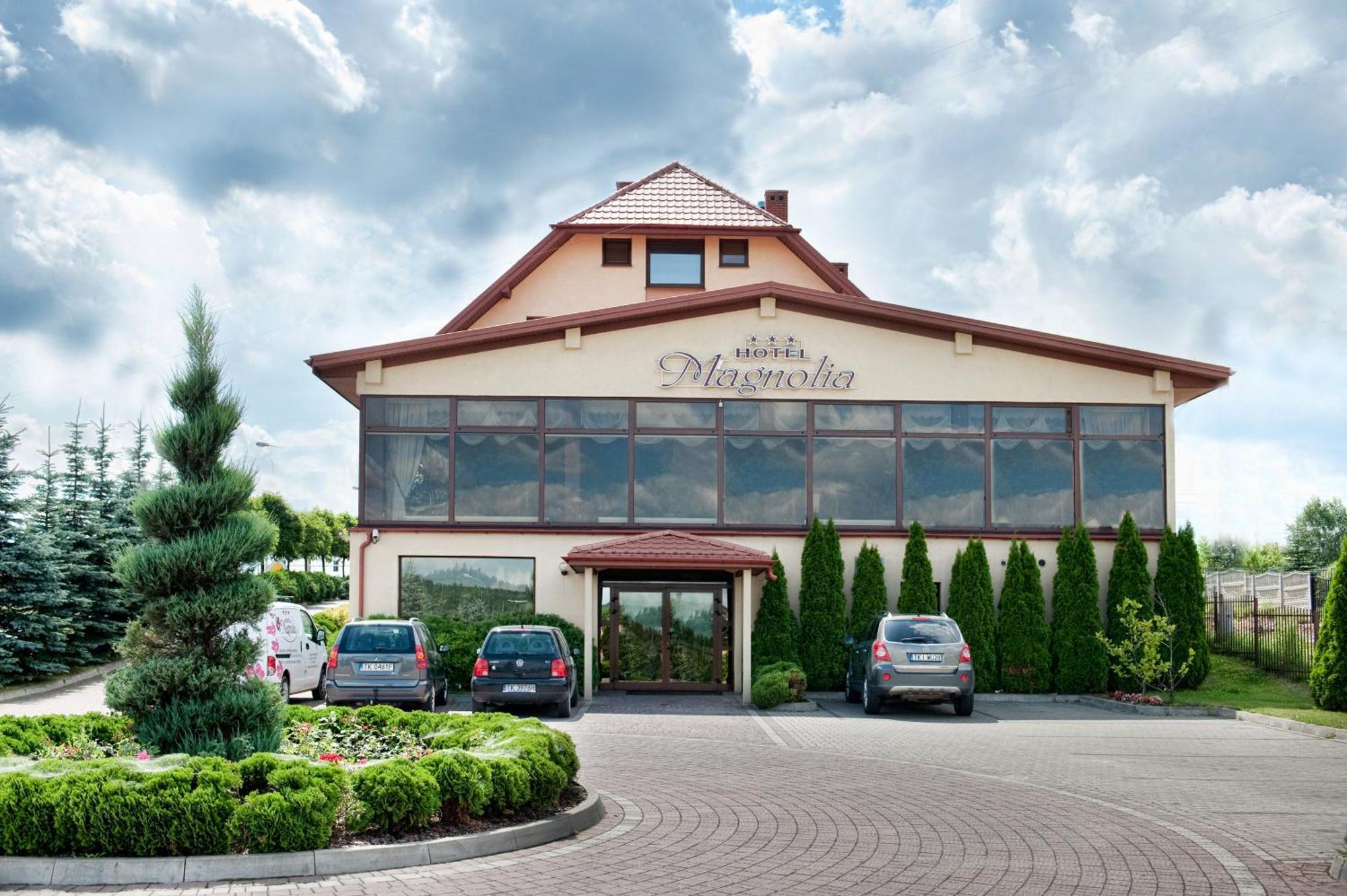 Hotel Magnolia Sitkowka-Nowiny Exteriör bild
