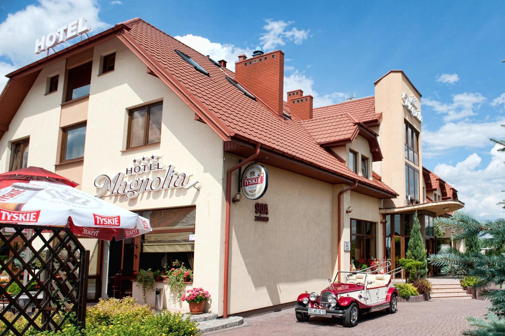 Hotel Magnolia Sitkowka-Nowiny Exteriör bild